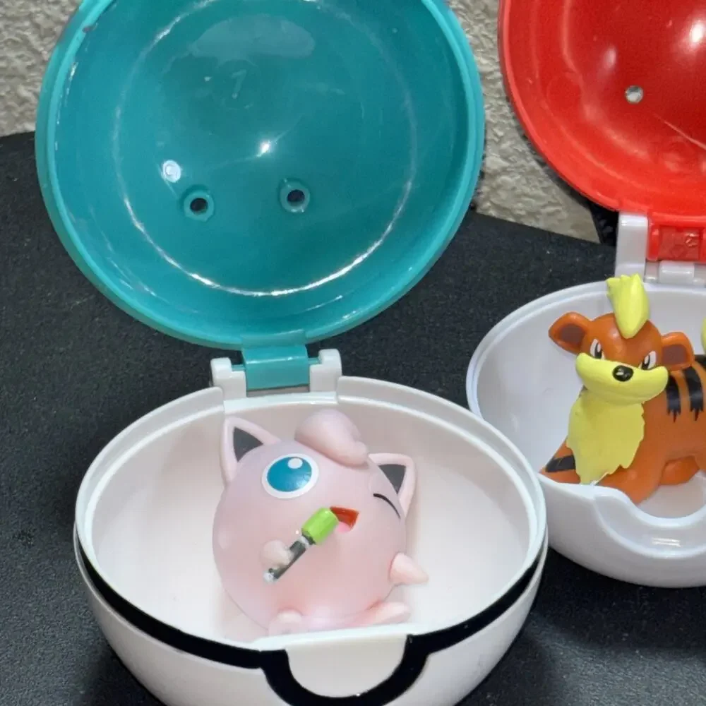 Pokémon Poke Balls TOMY Pokeball Throw N Pop Lot Of 7 W/ Figures